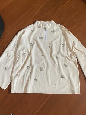 Chicos Sweater Size Medium NWT